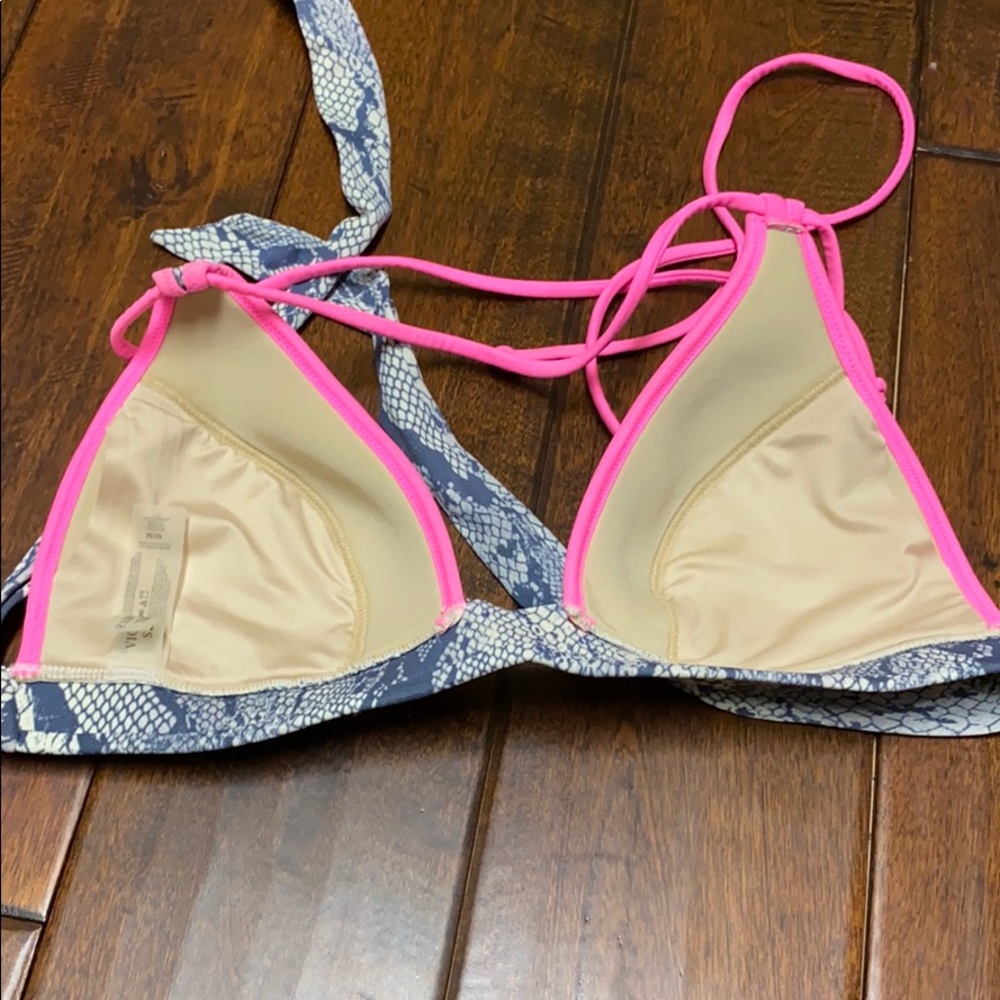 Victoria's Secret bikini - Picture 9 of 9